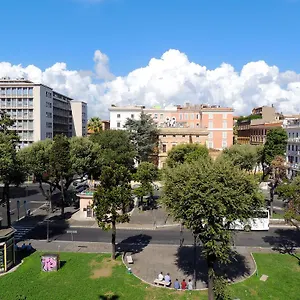Konukevi Il Sole, Roma